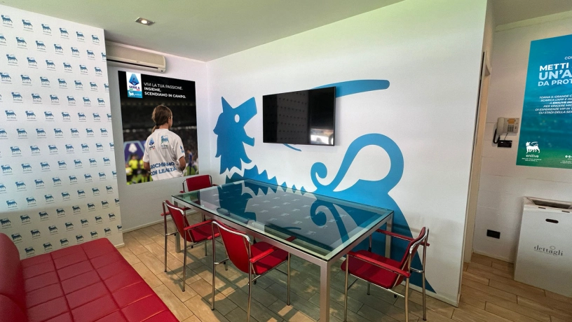 Hospitality tavolo logo Enilive Serie A